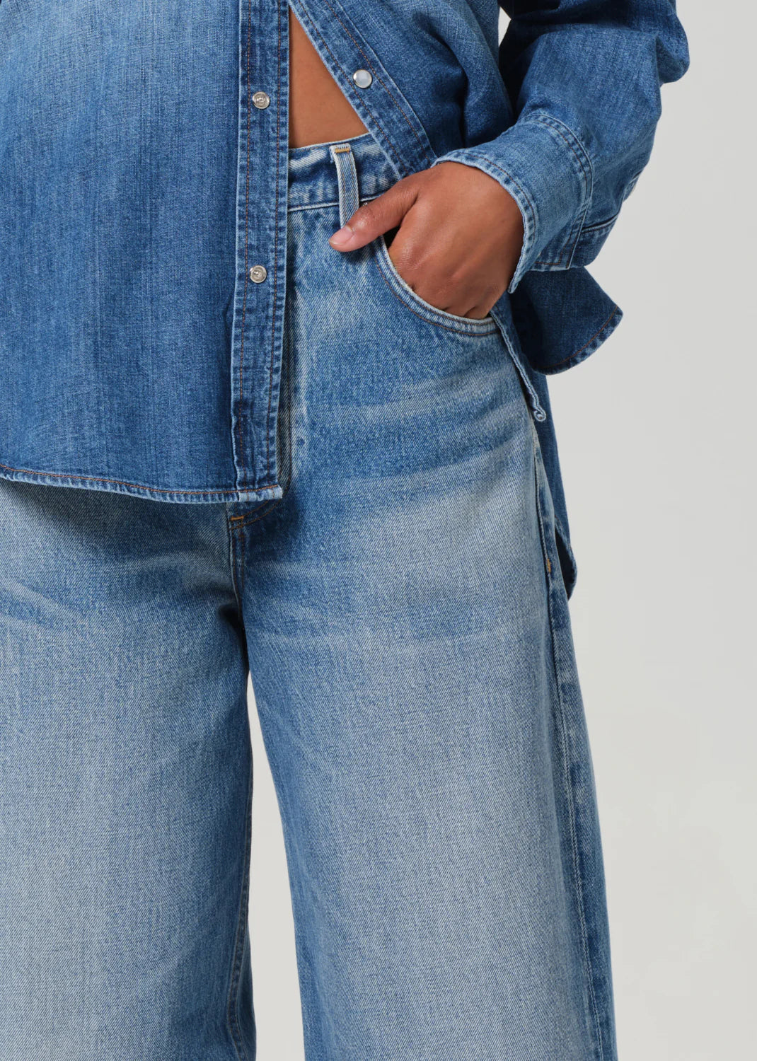 Ayla Baggy In Solano