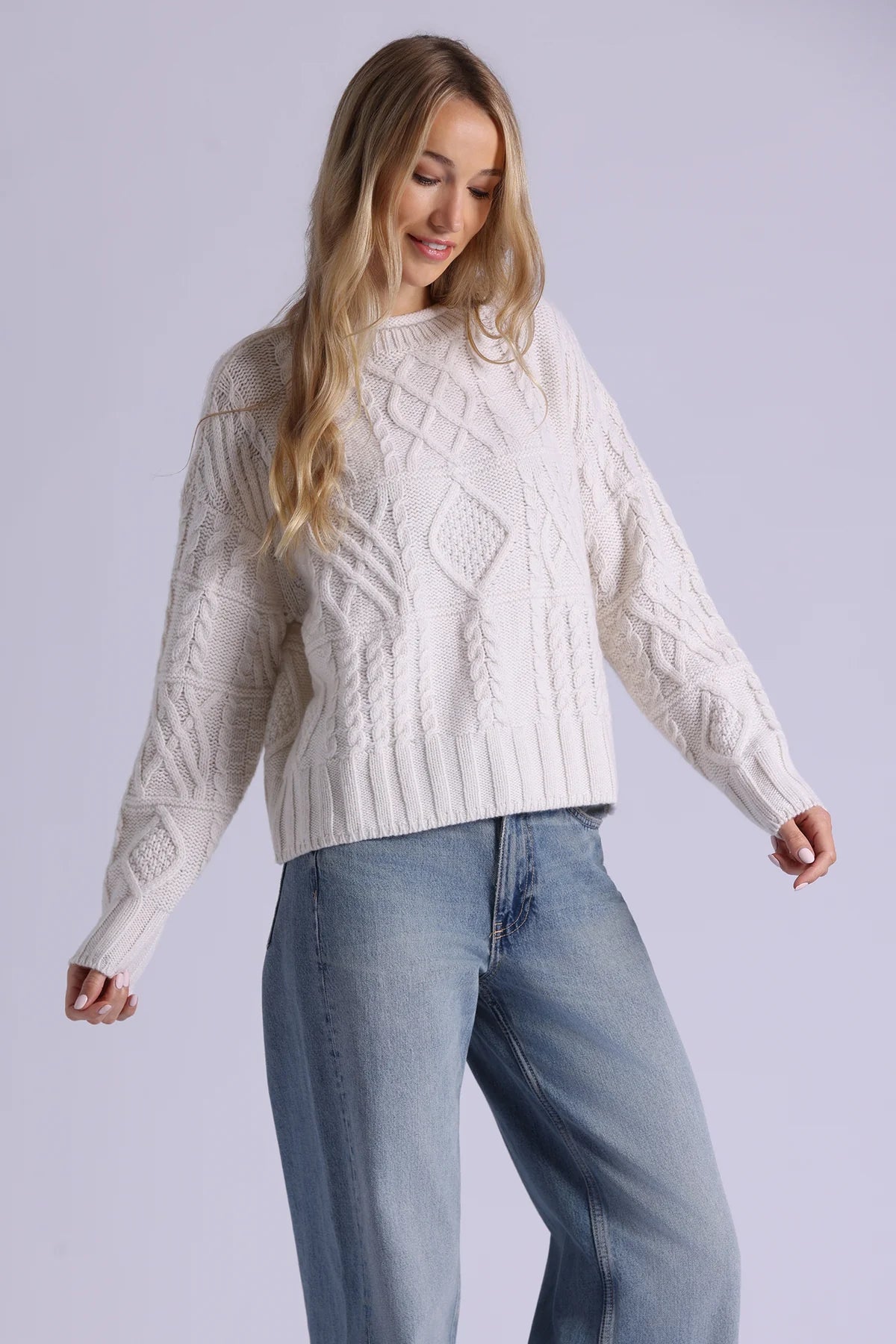 Pure Air Cashmere Mixed Cable Pattern Sweater