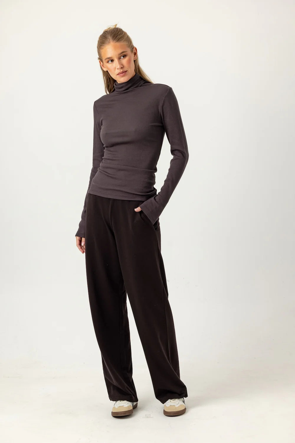 Katya Turtleneck Espresso