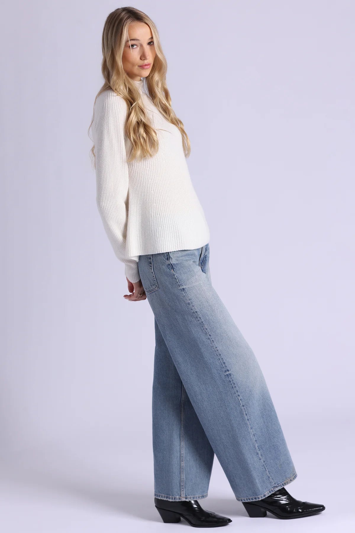 Luxe Cashmere Seamless Mock Neck