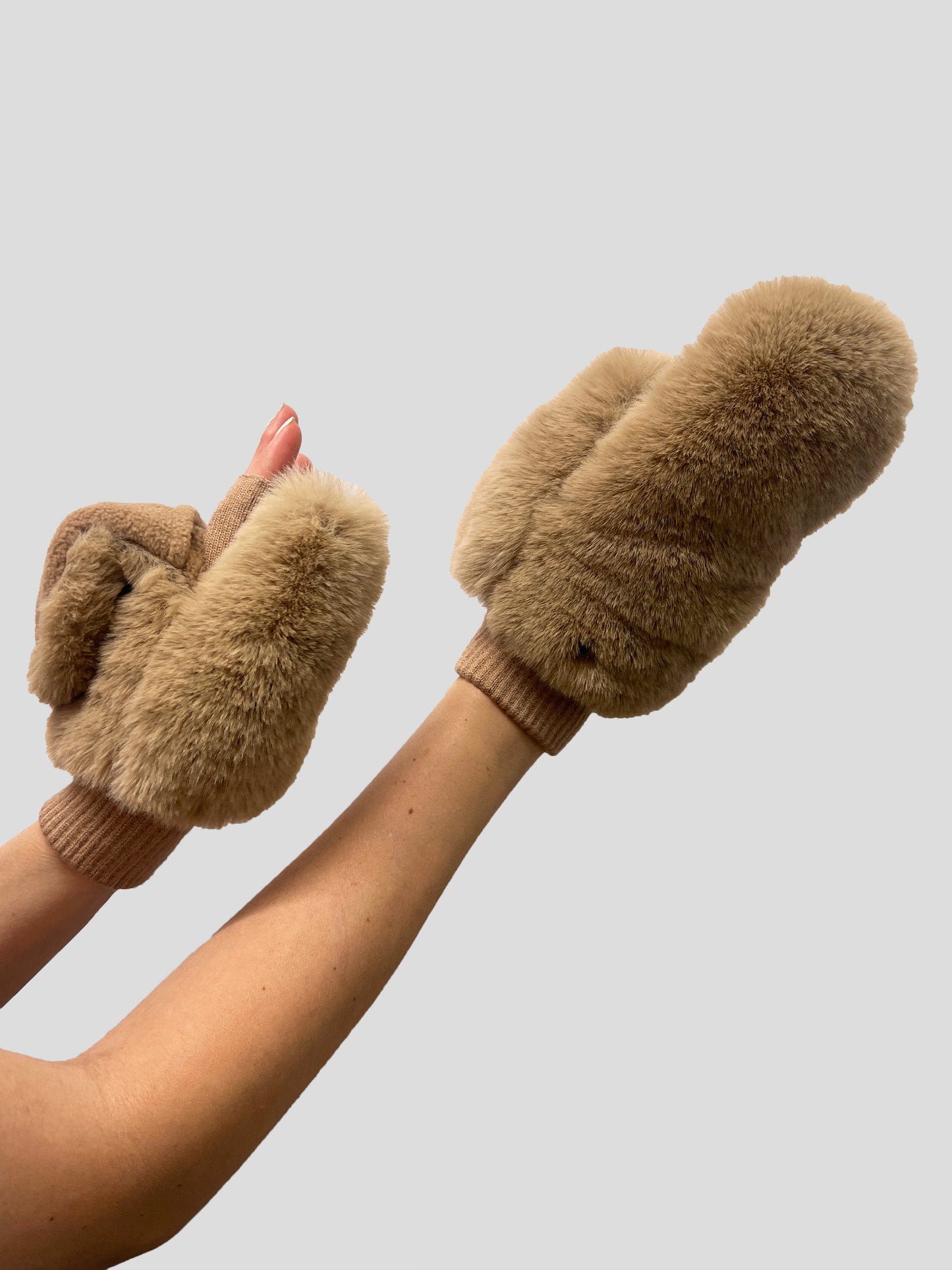 Daphne Detachable Fur Mittens