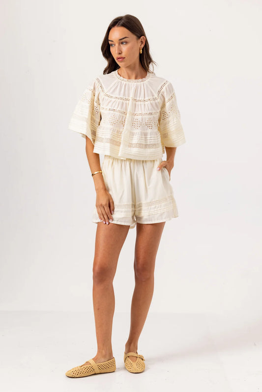 Fuller Short Whisper White