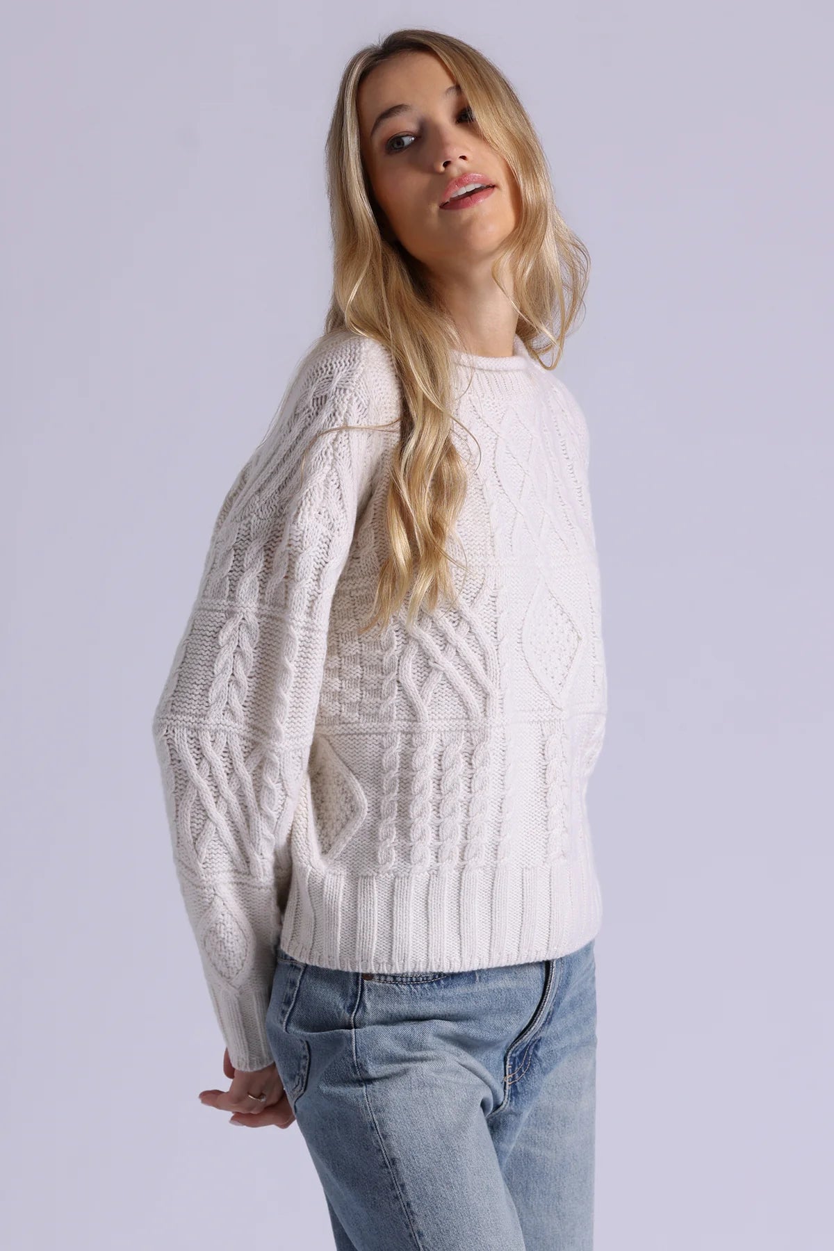 Pure Air Cashmere Mixed Cable Pattern Sweater